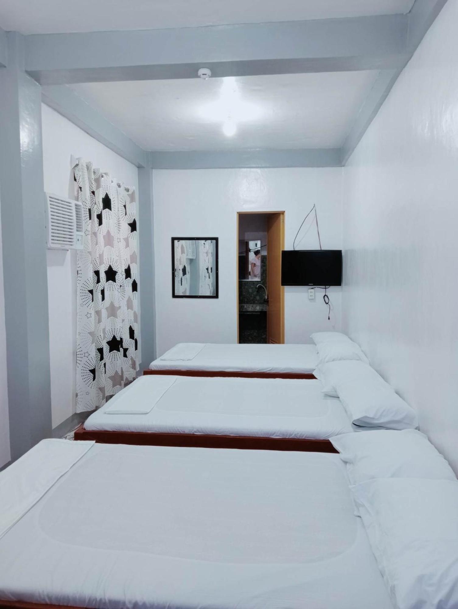 Ludy'S 2 Pension House Carles Room photo