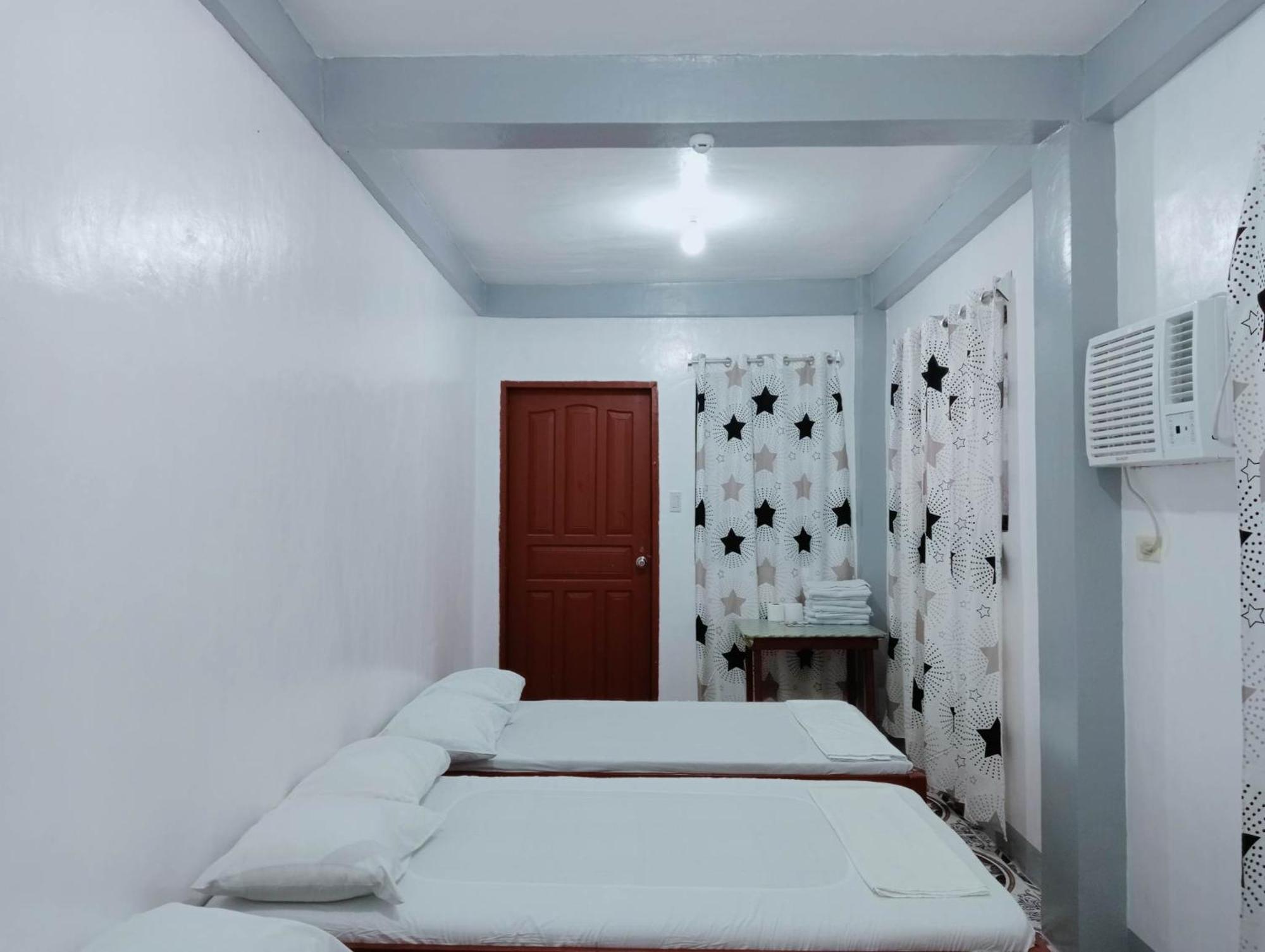 Ludy'S 2 Pension House Carles Room photo