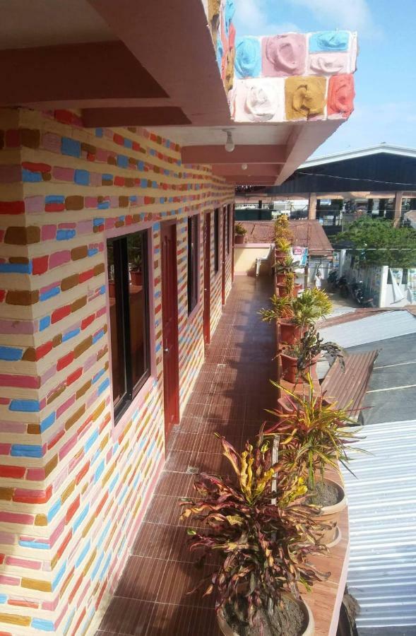 Ludy'S 2 Pension House Carles Exterior photo